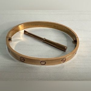 Women’s Bracelet *Size 22*